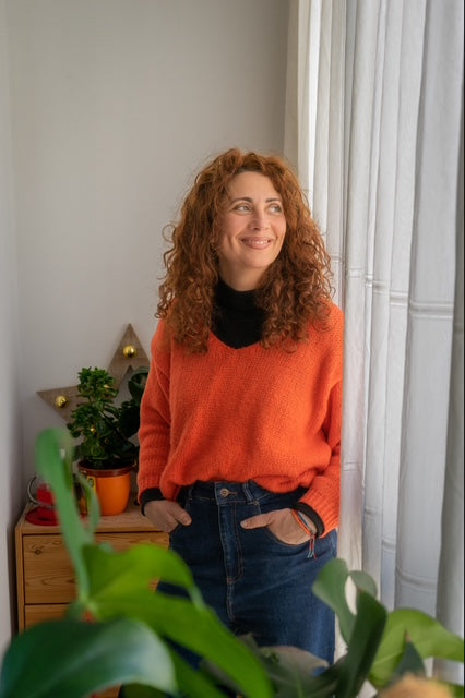 Entrevista a Carolina Pidal: el poder del biointeriorismo y el arte para transformar espacios saludables.