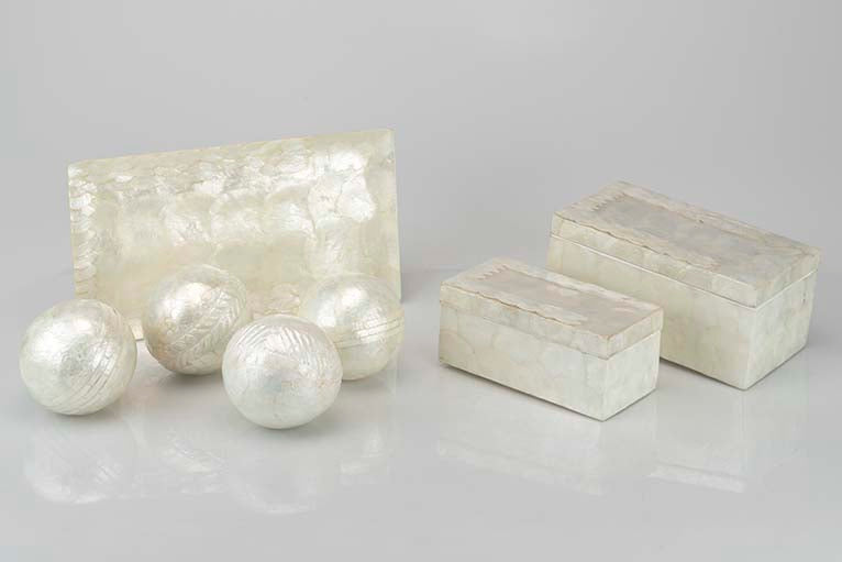 SET 4 BOLAS CAPIZ COLORES SURTIDOS 10x10x10 CM - Min.2 uds