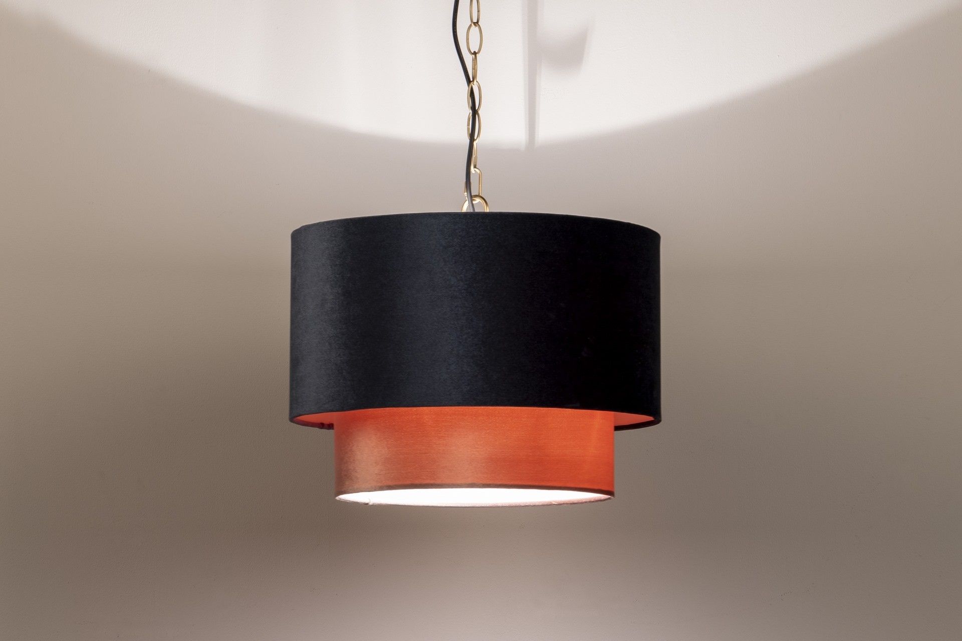 LAMPARA DE TECHO METAL-POLIESTER 45x45x149 CM