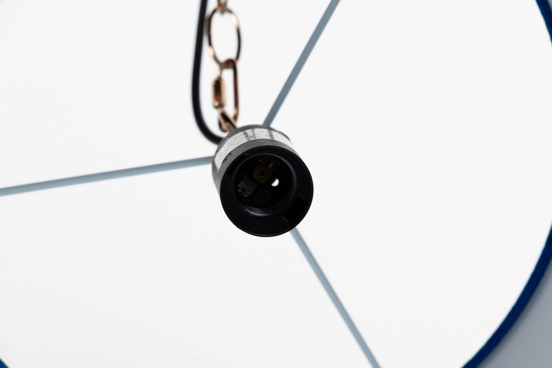 LAMPARA DE TECHO METAL-POLIESTER 45x45x149 CM