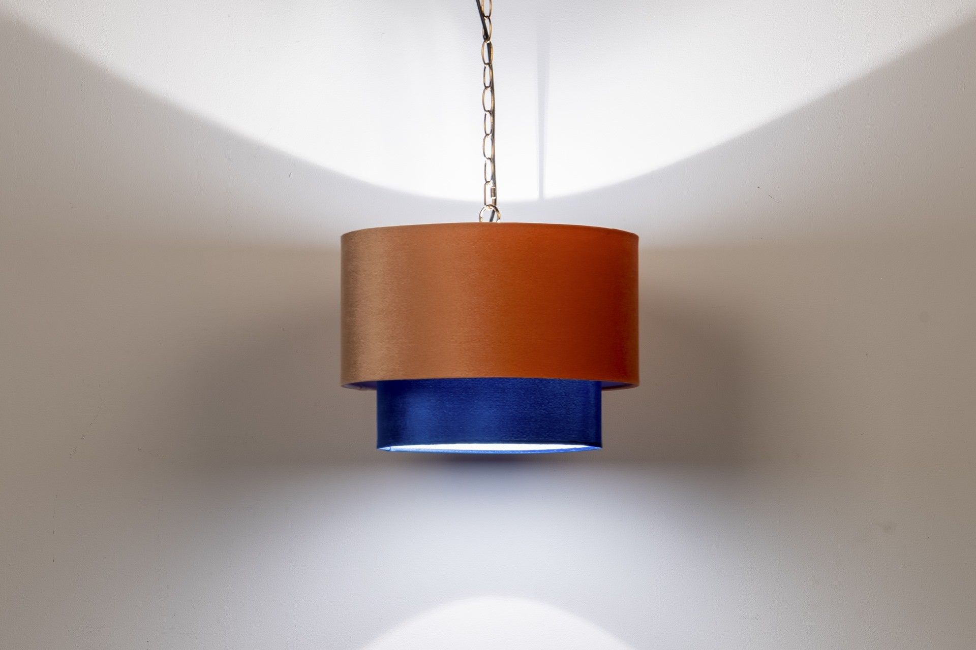 LAMPARA DE TECHO METAL-POLIESTER 45x45x149 CM