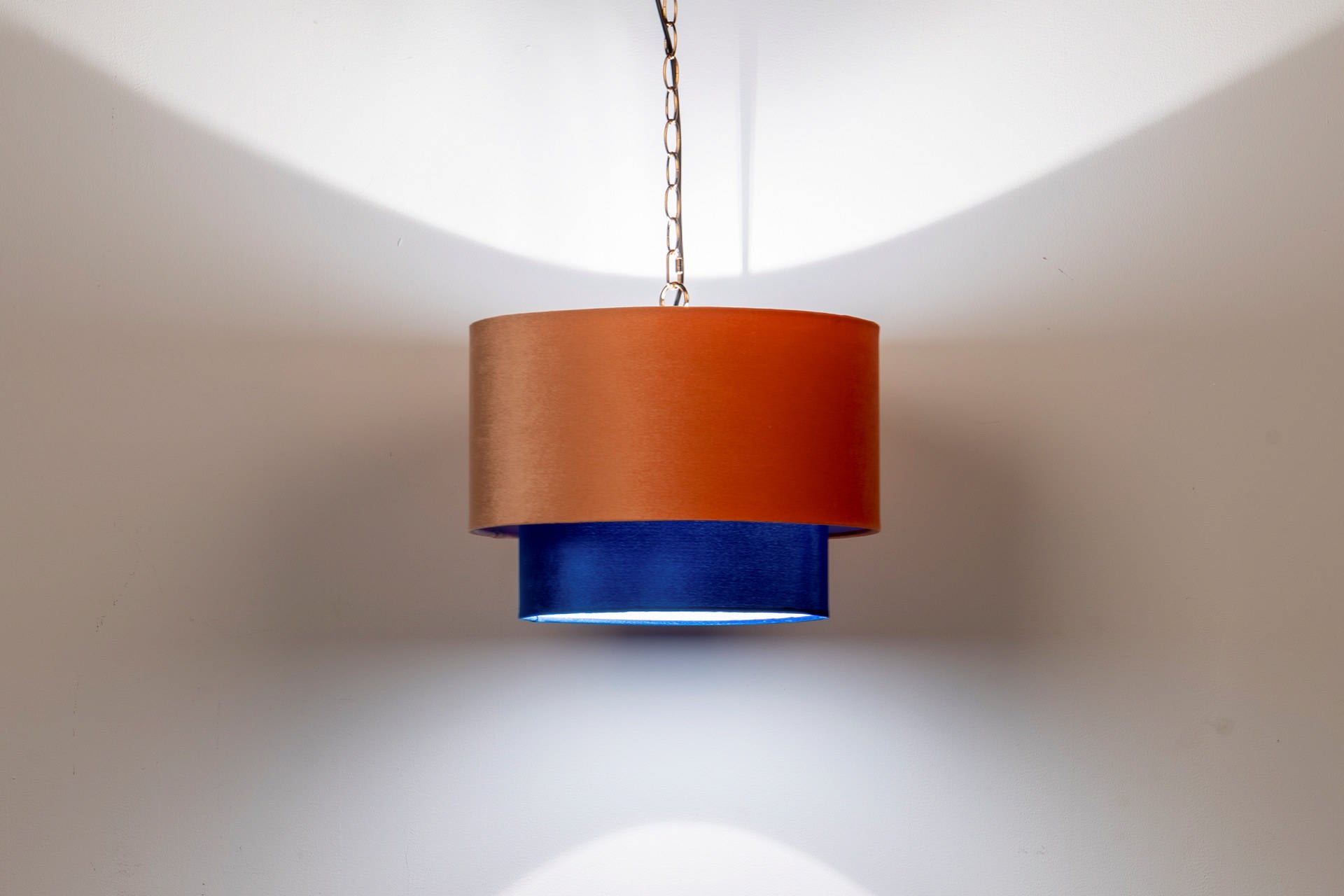 LAMPARA DE TECHO METAL-POLIESTER 45x45x149 CM