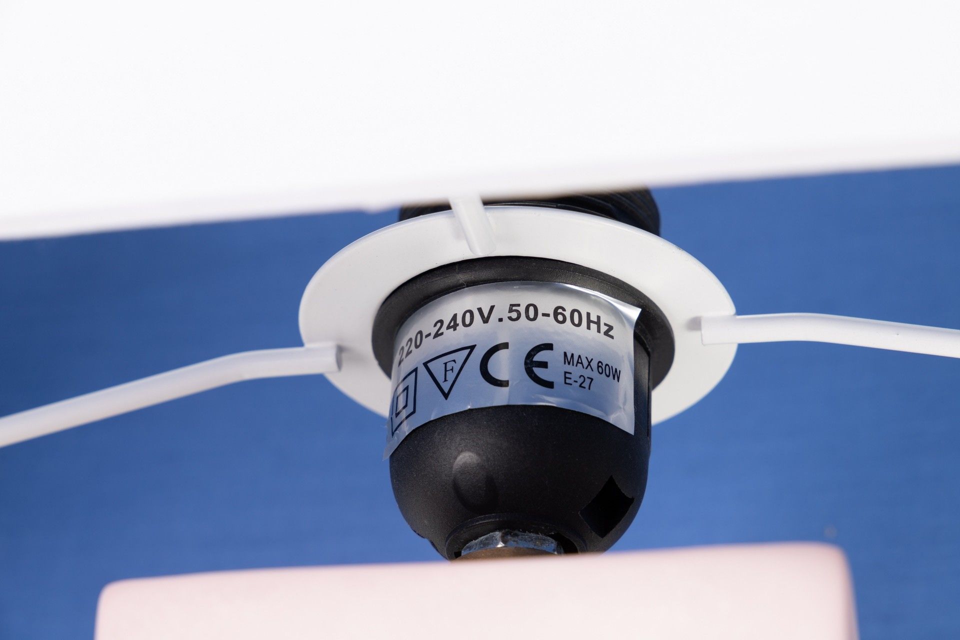 CANDEEIRO DE MESA DE POLIRESINA 36x36x61 CM