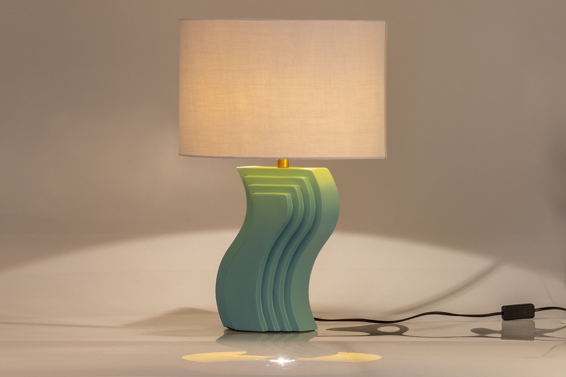 CANDEEIRO DE MESA DE POLIRESINA 36x36x56 CM