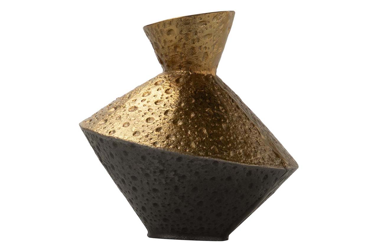 BLACK / GOLD ALUMINUM VASE 16x16x16 CM