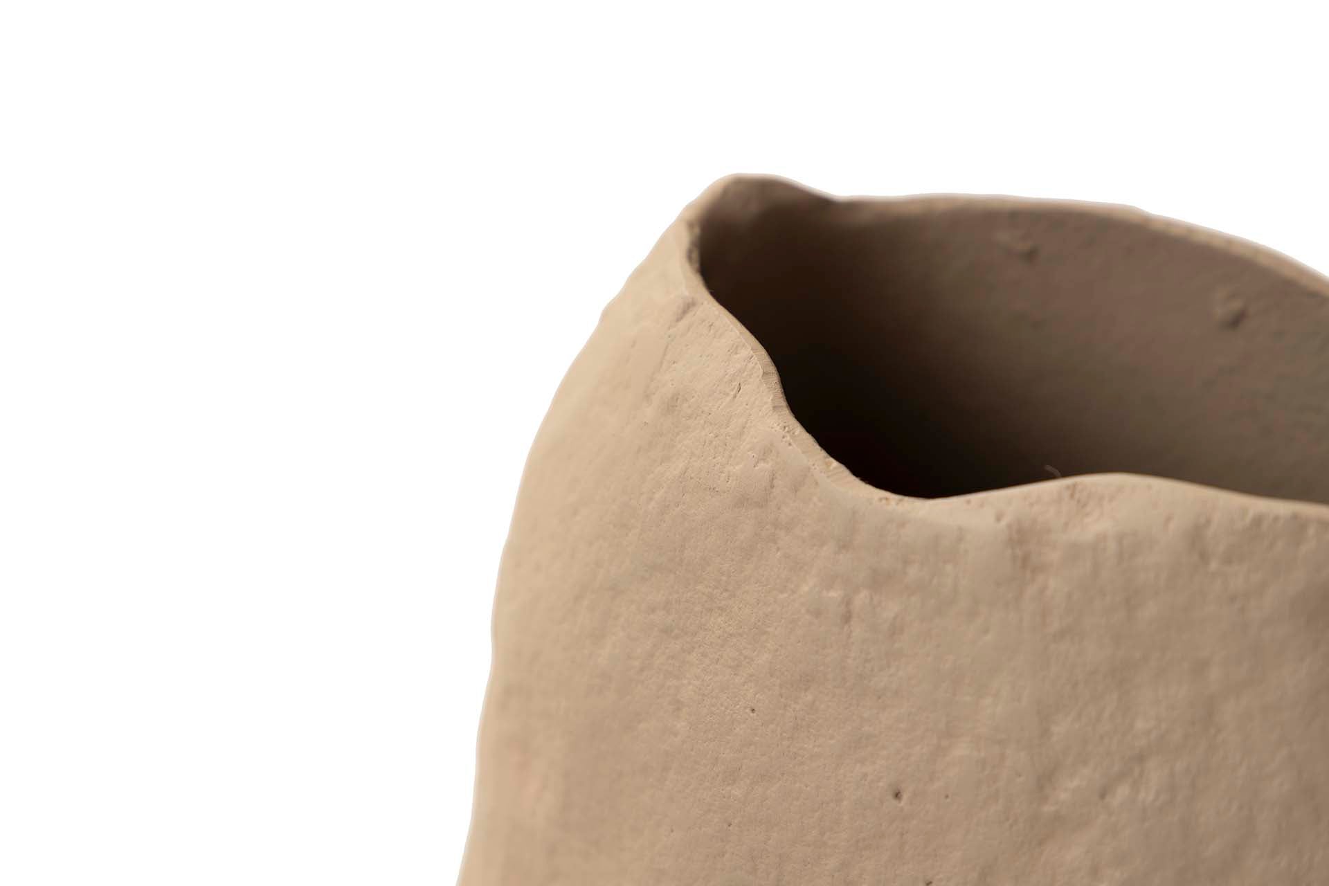 BEIGE ALUMINUM VASE 21x11x33 CM