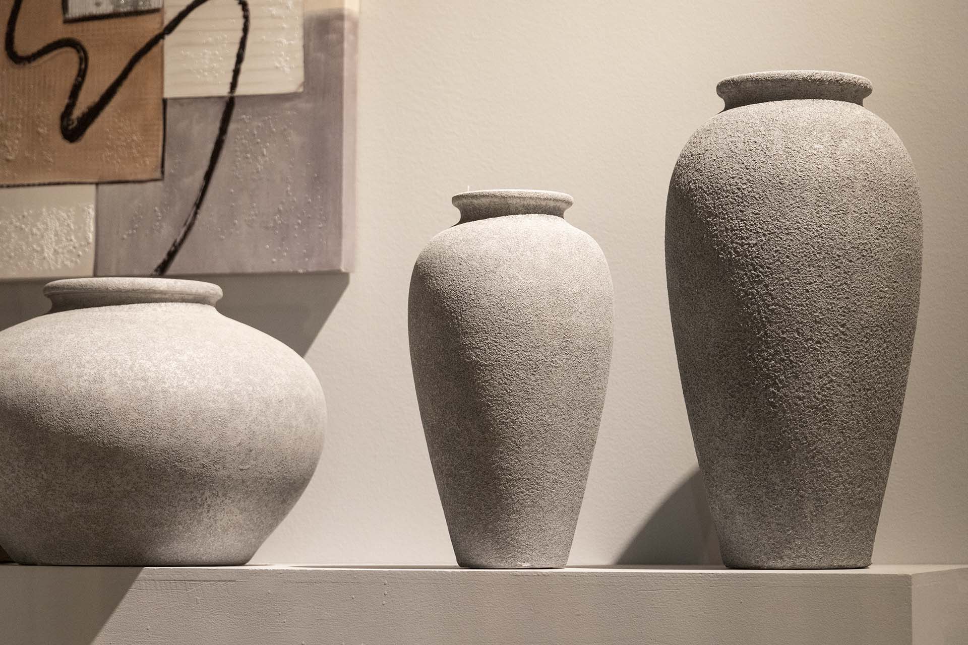 GREY CERAMIC VASE 32x32x28 CM