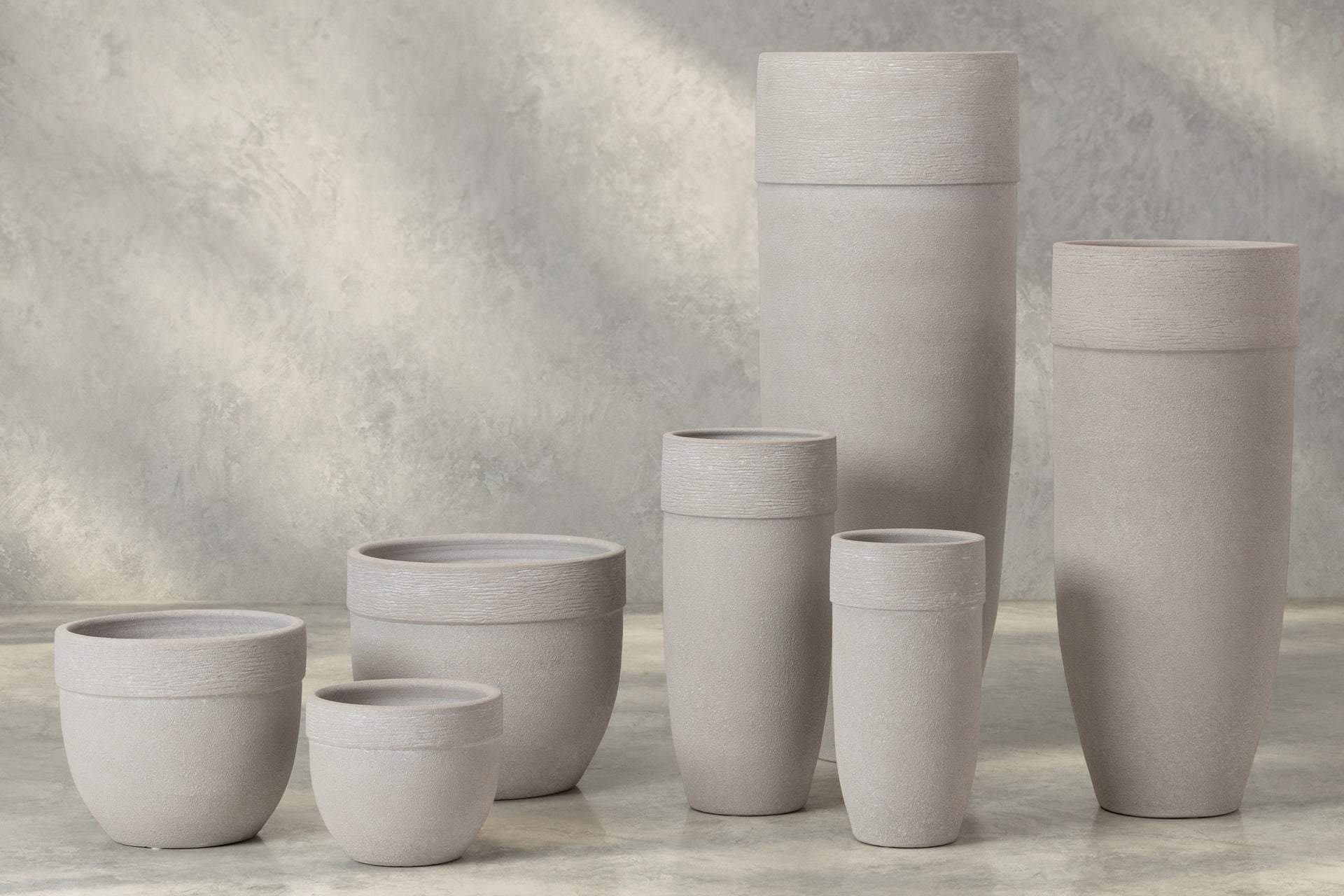 GREY CERAMIC VASE 20x20x40 CM