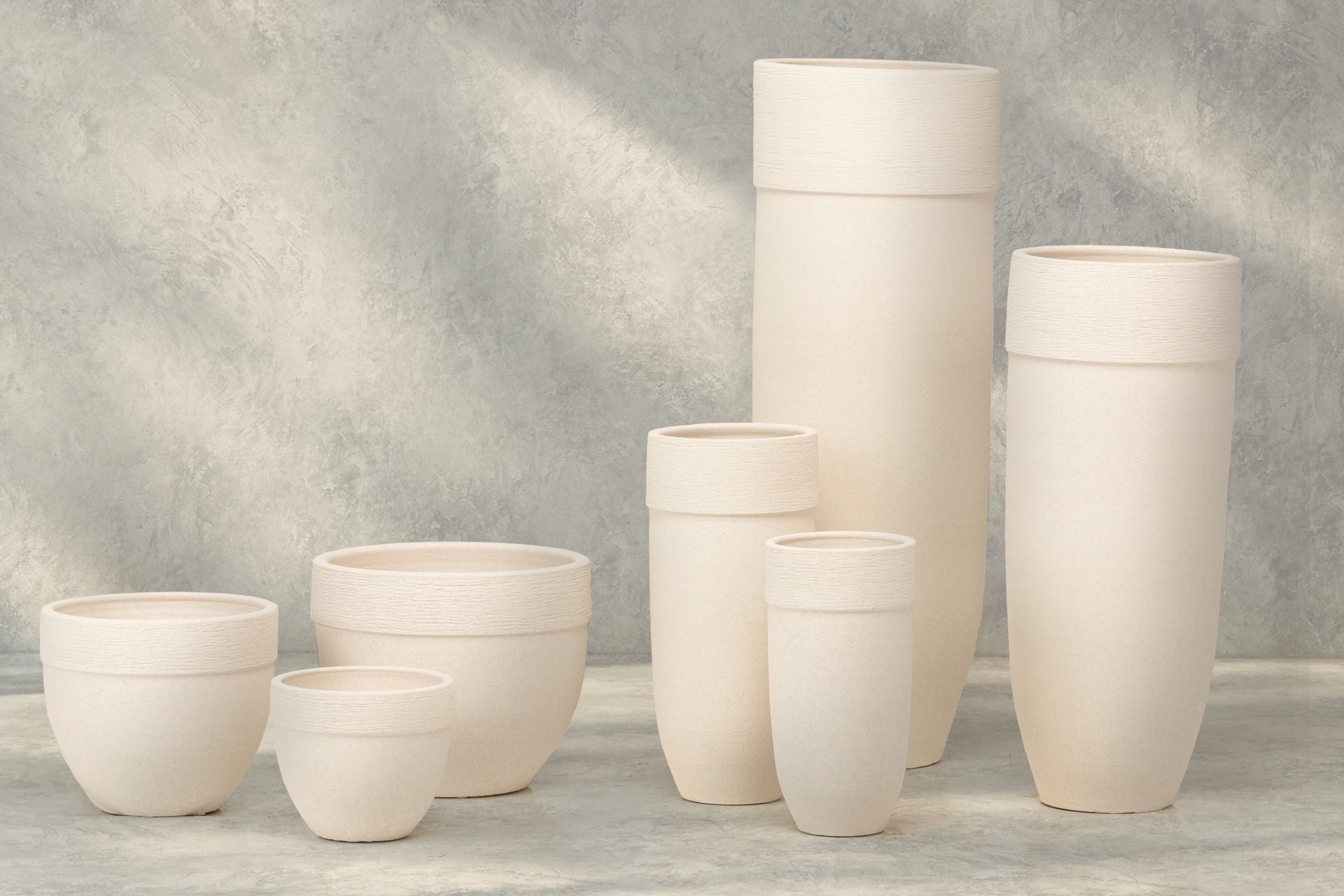 WHITE CERAMIC VASE 20x20x40 CM