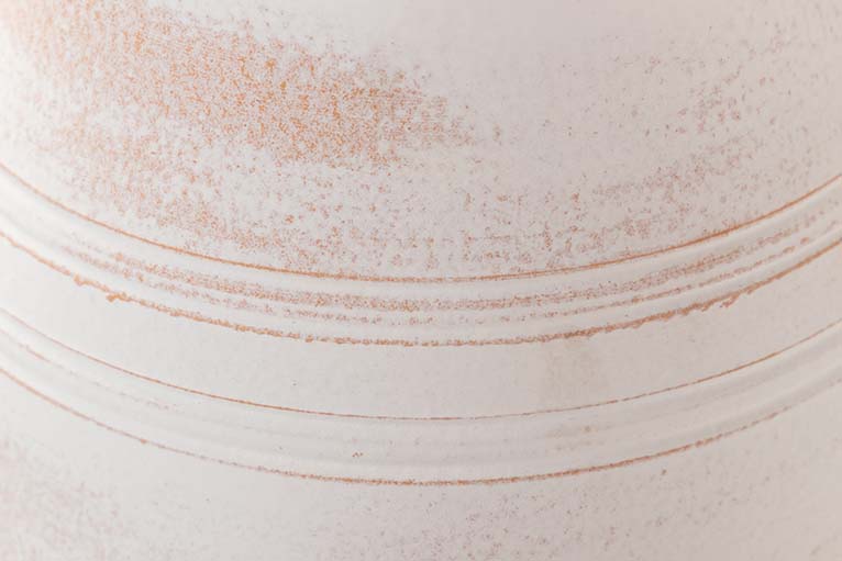 WHITE CERAMIC VASE 24x24x31 CM