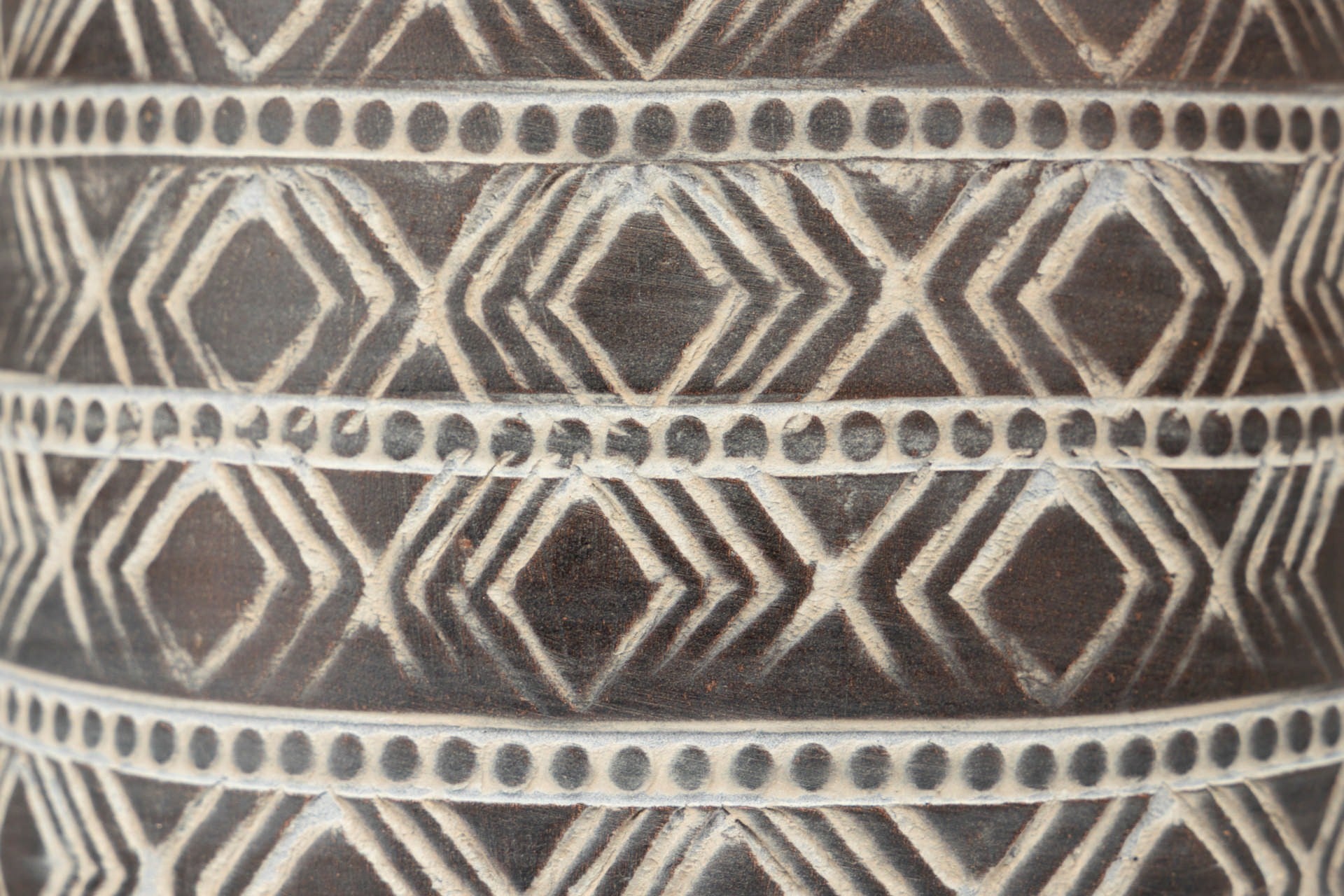 BROWN CERAMIC VASE 23x23x40 CM