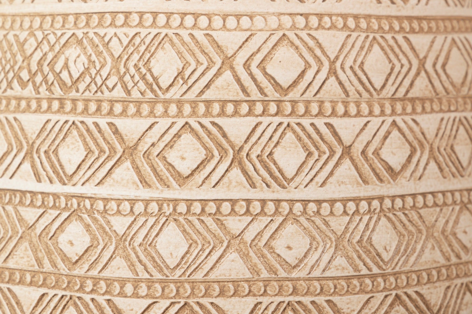 BEIGE CERAMIC VASE 30x30x80 CM