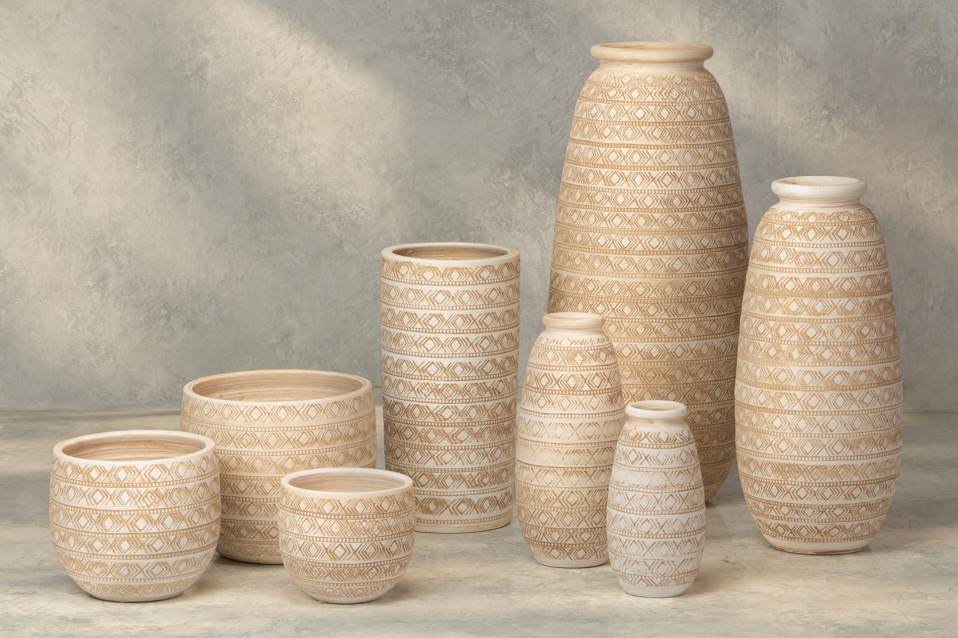 BEIGE CERAMIC VASE 19x19x30 CM