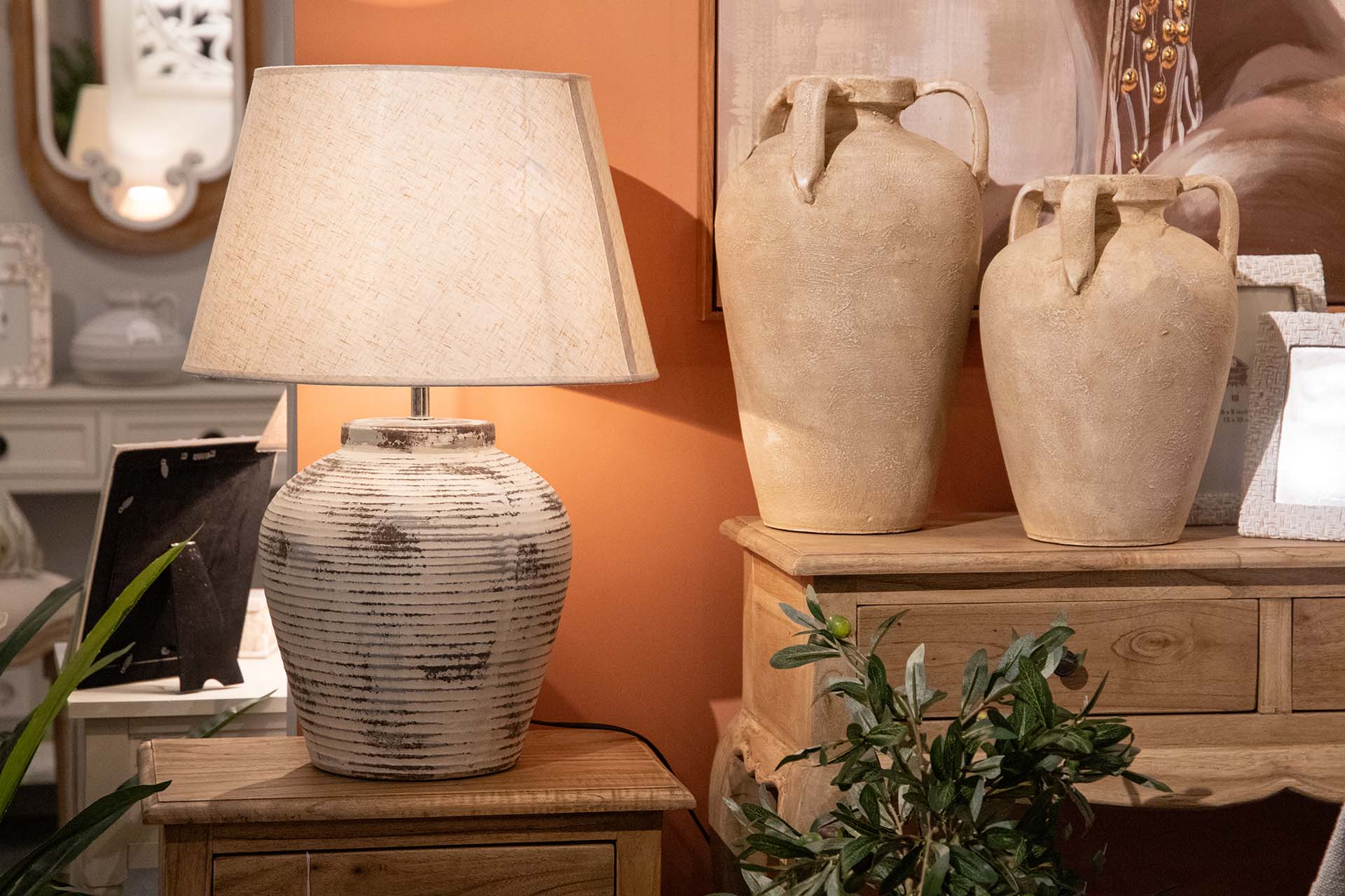 BROWN CERAMIC VASE 22x22x30 CM