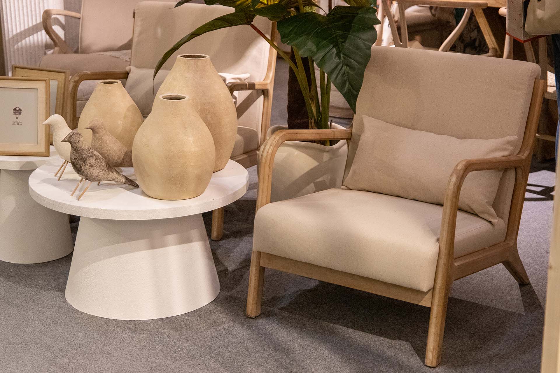 BROWN CERAMIC VASE 26x26x30 CM