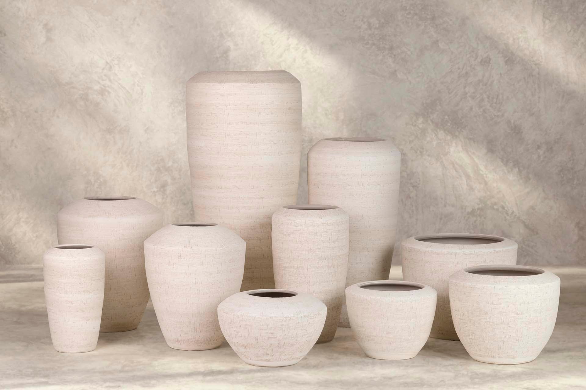 WHITE CERAMIC VASE 32x32x19 CM