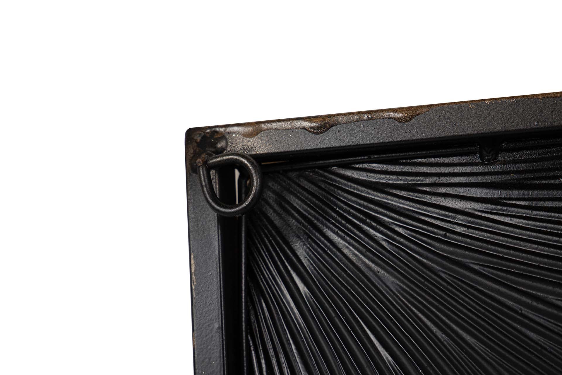 ORNAMENTO DE PAREDE DE METAL PRETO DOURADO 42x6x74 CM