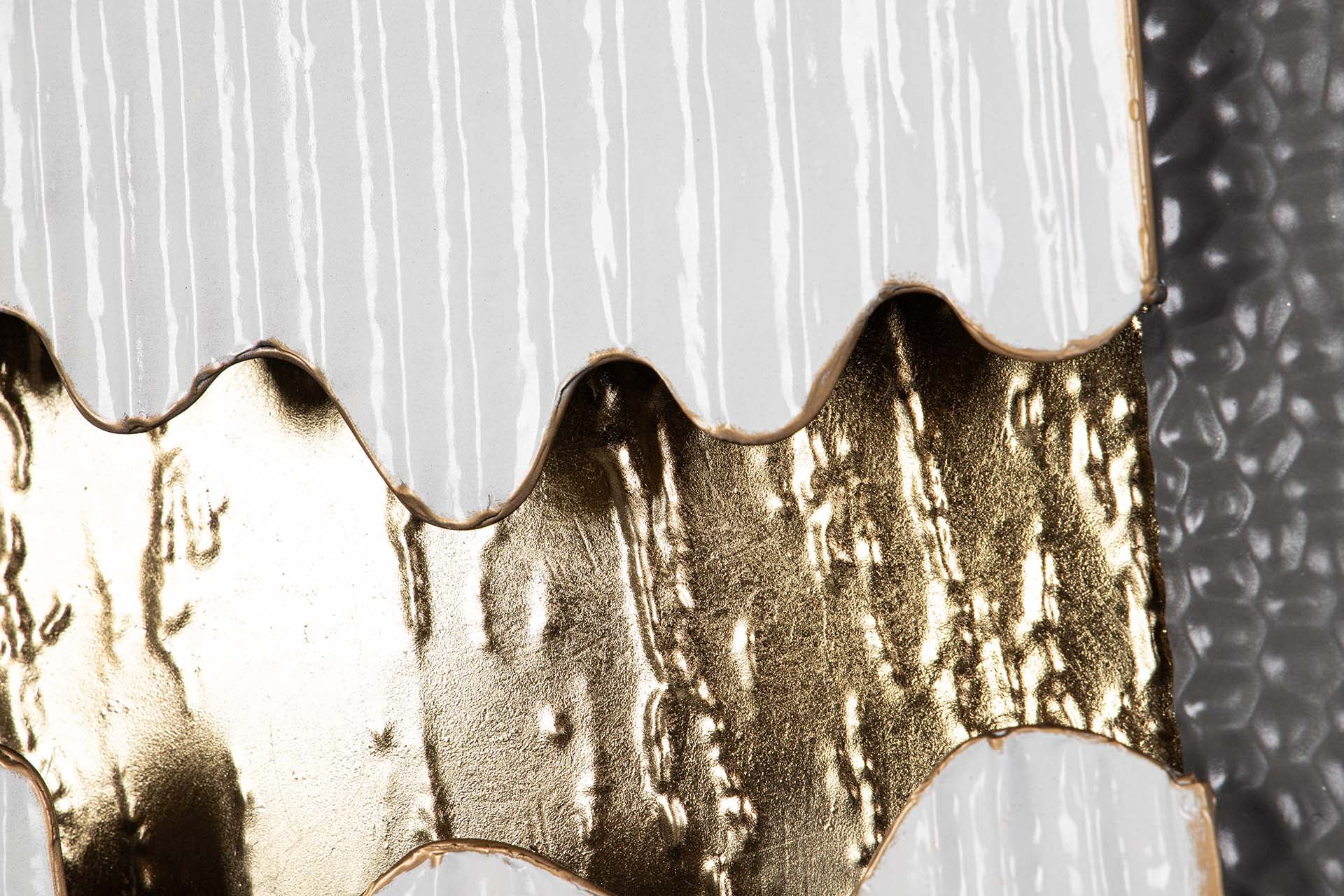 ORNAMENTO DE PAREDE DE METAL BRANCO CINZA 50x6x90 CM