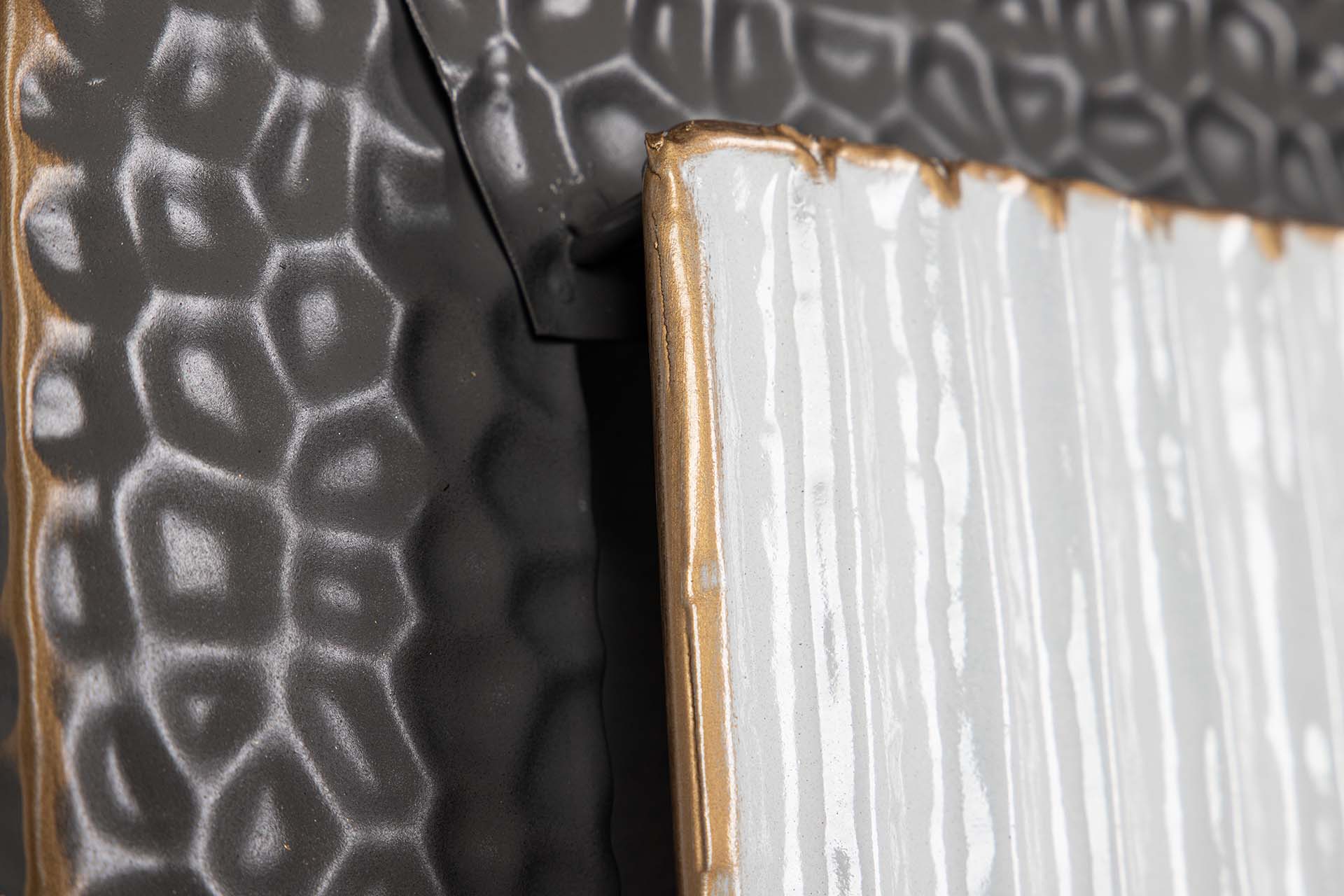 ORNAMENTO DE PAREDE DE METAL BRANCO CINZA 50x6x90 CM