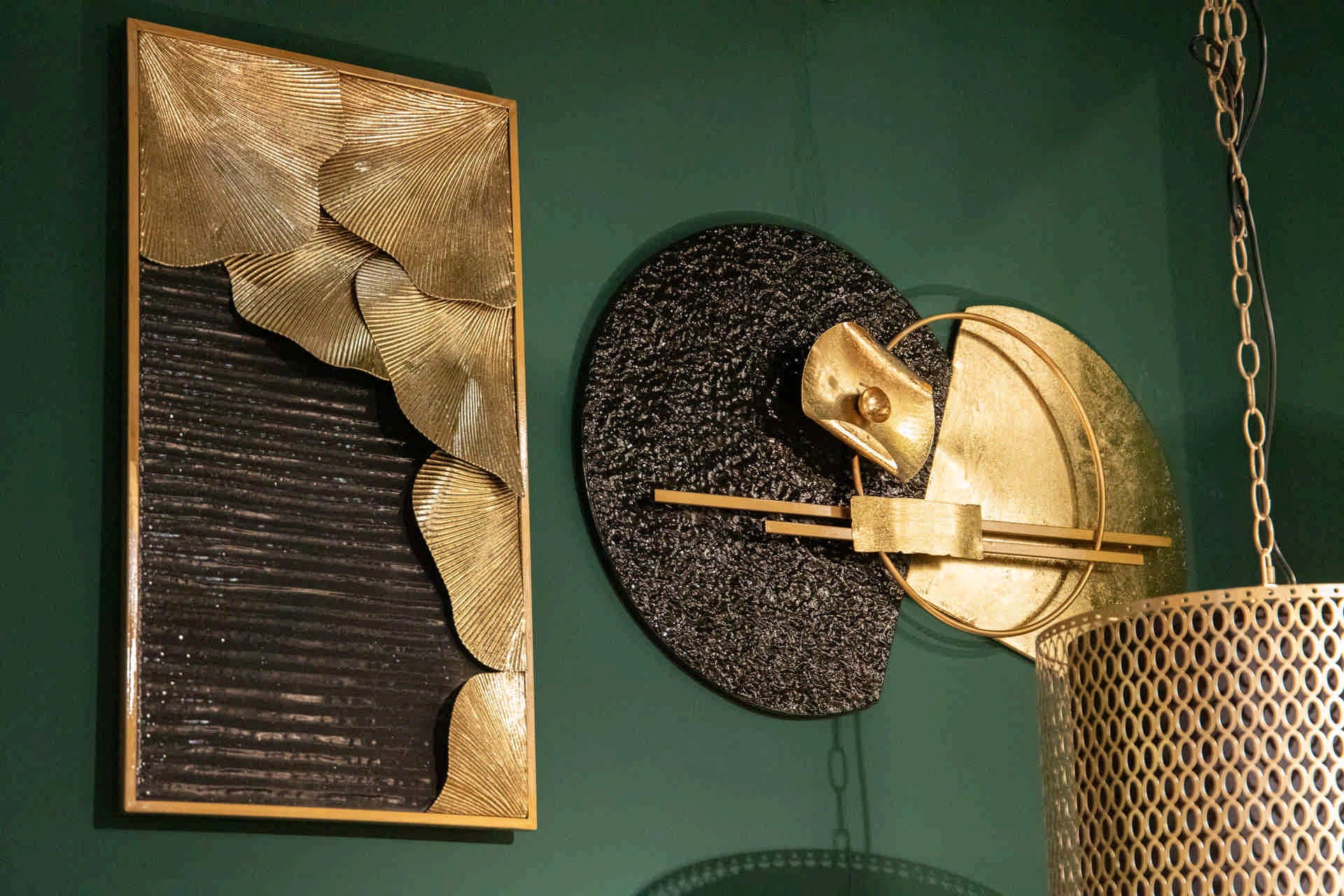 GOLD BLACK METAL WALL DECORATION 83x8x53 CM