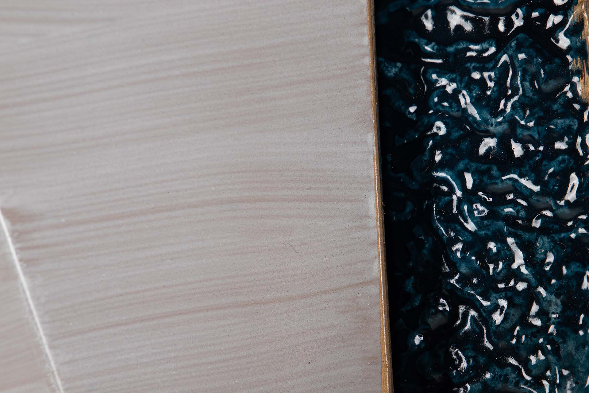 ORNAMENTO DE PAREDE DE METAL CINZA DOURADO 88x6x104 CM