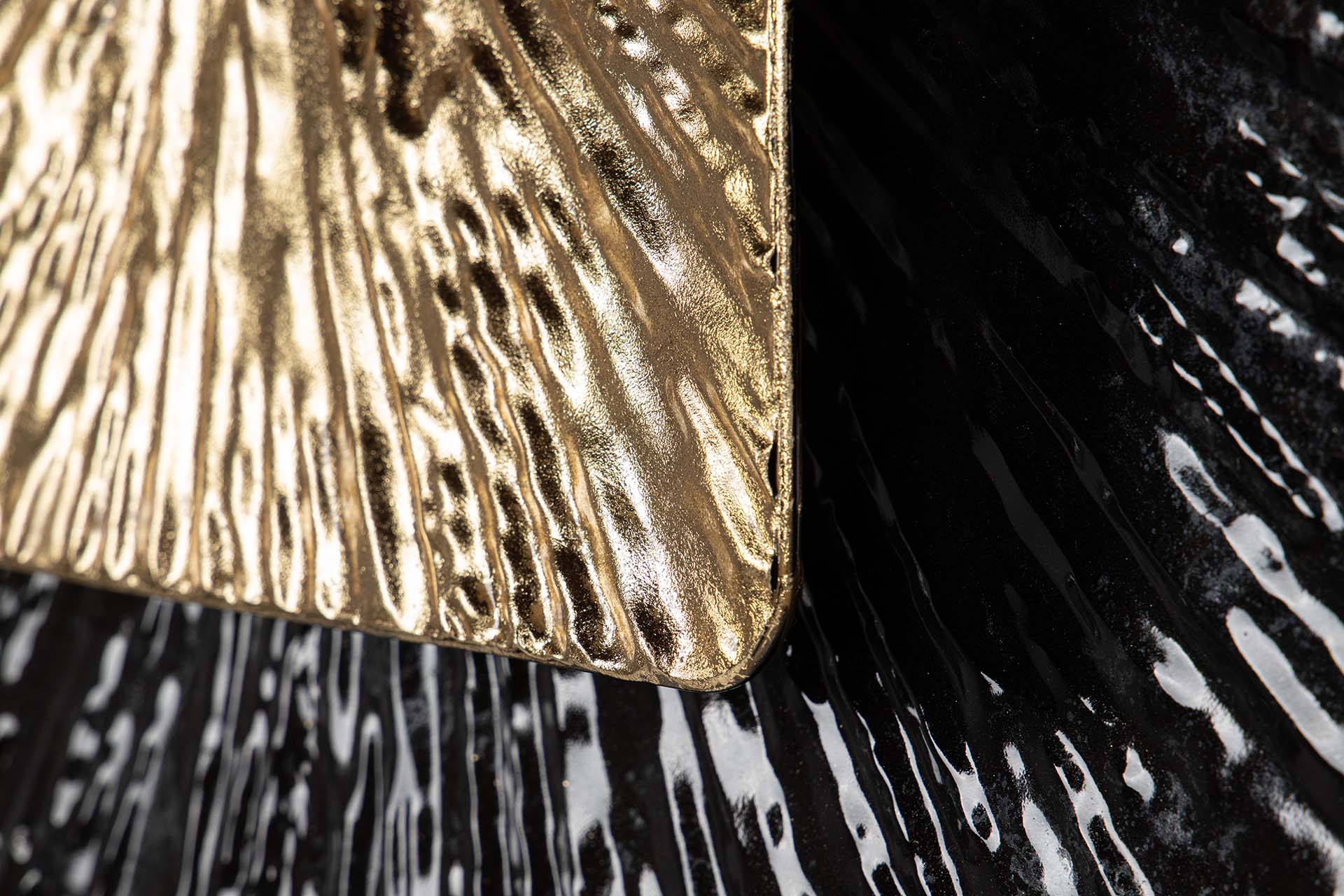 DECORAÇÃO DE PAREDE DE METAL COM ESPELHO PRETO DOURADO 53x7x53 CM
