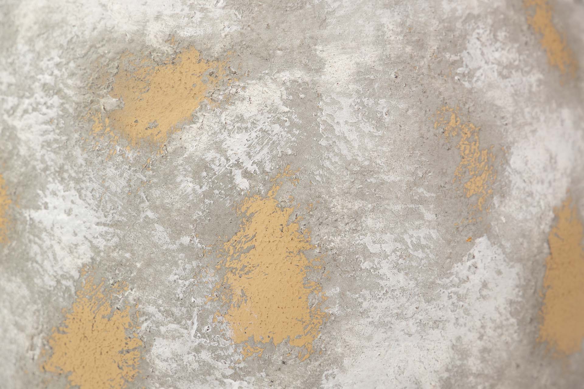 WHITE BEIGE METAL VASE 30x30x33 CM