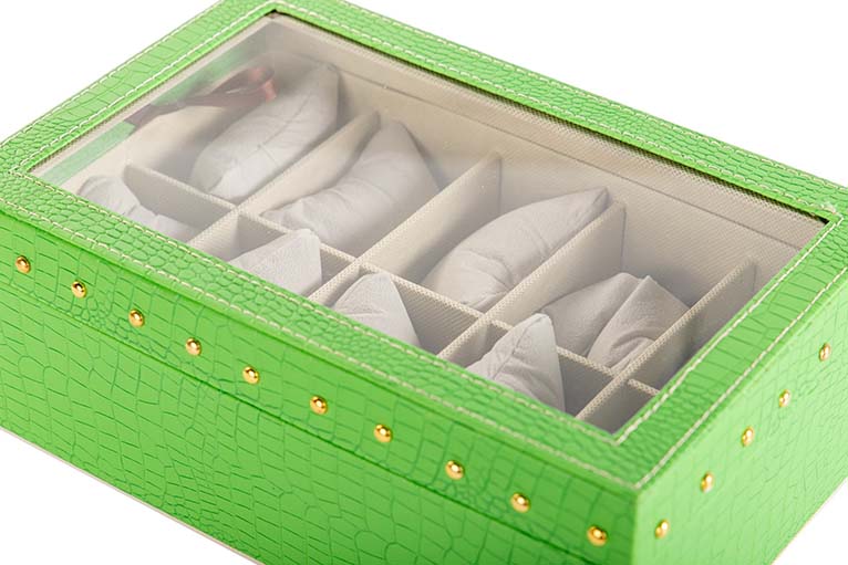 BOX OF 10 PU WATCHES 28x18x10 CM