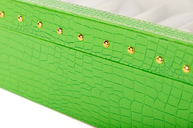 BOX OF 10 PU WATCHES 28x18x10 CM