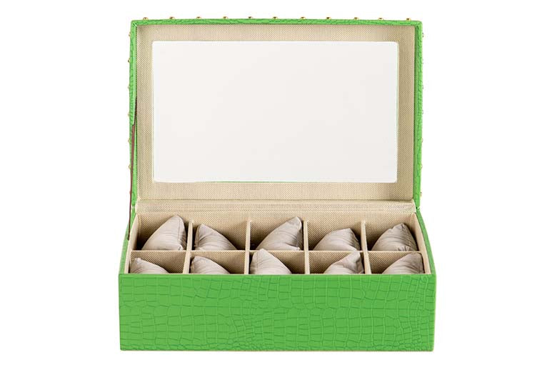 BOX OF 10 PU WATCHES 28x18x10 CM