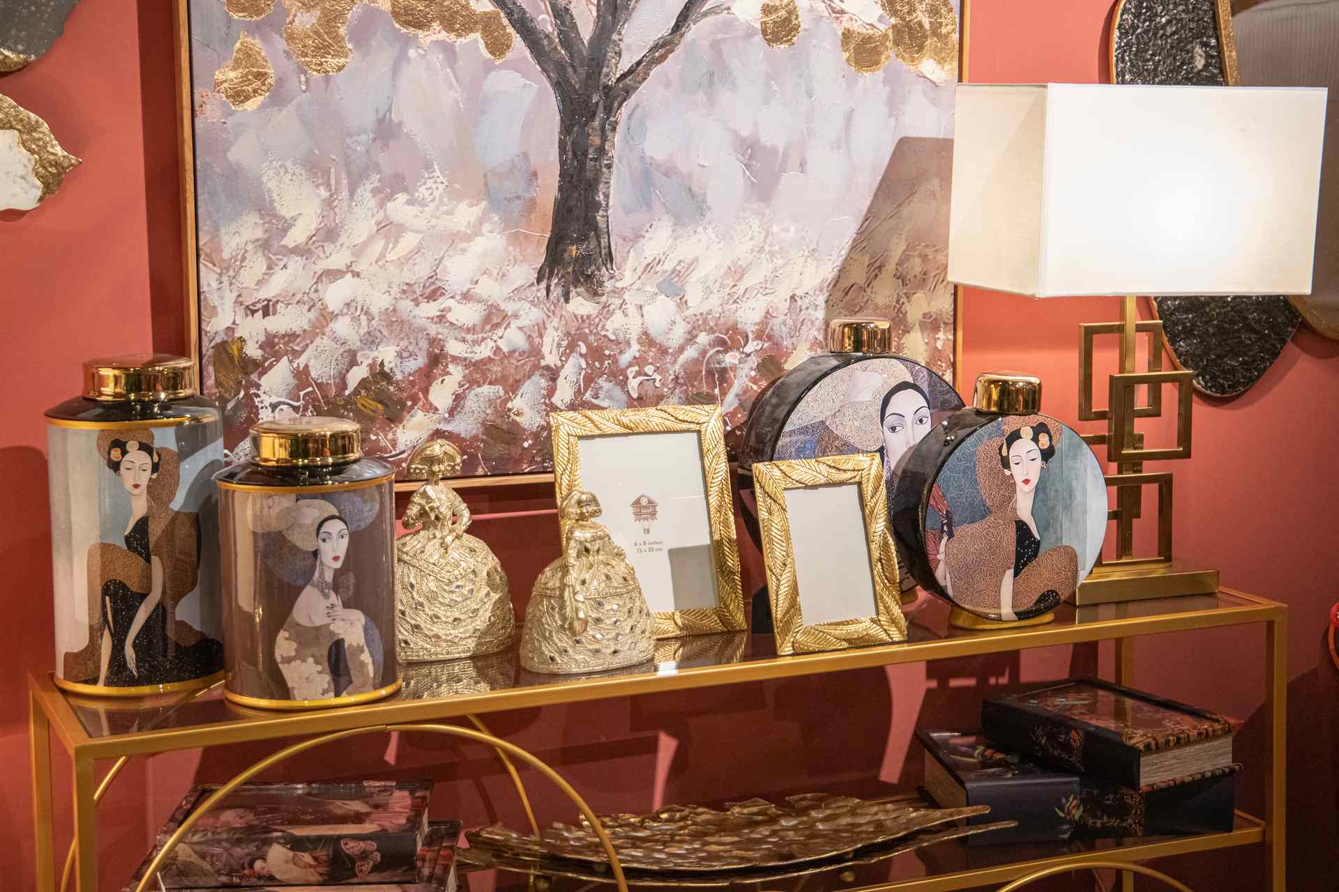 CERAMIC WOMAN JAR 23x8x28 CM