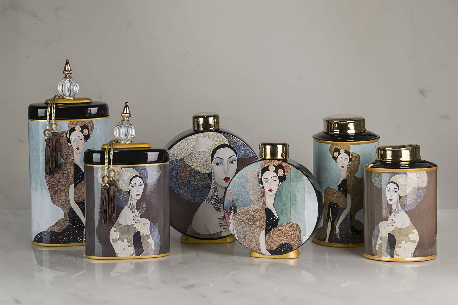 CERAMIC WOMAN JAR 16x16x27 CM