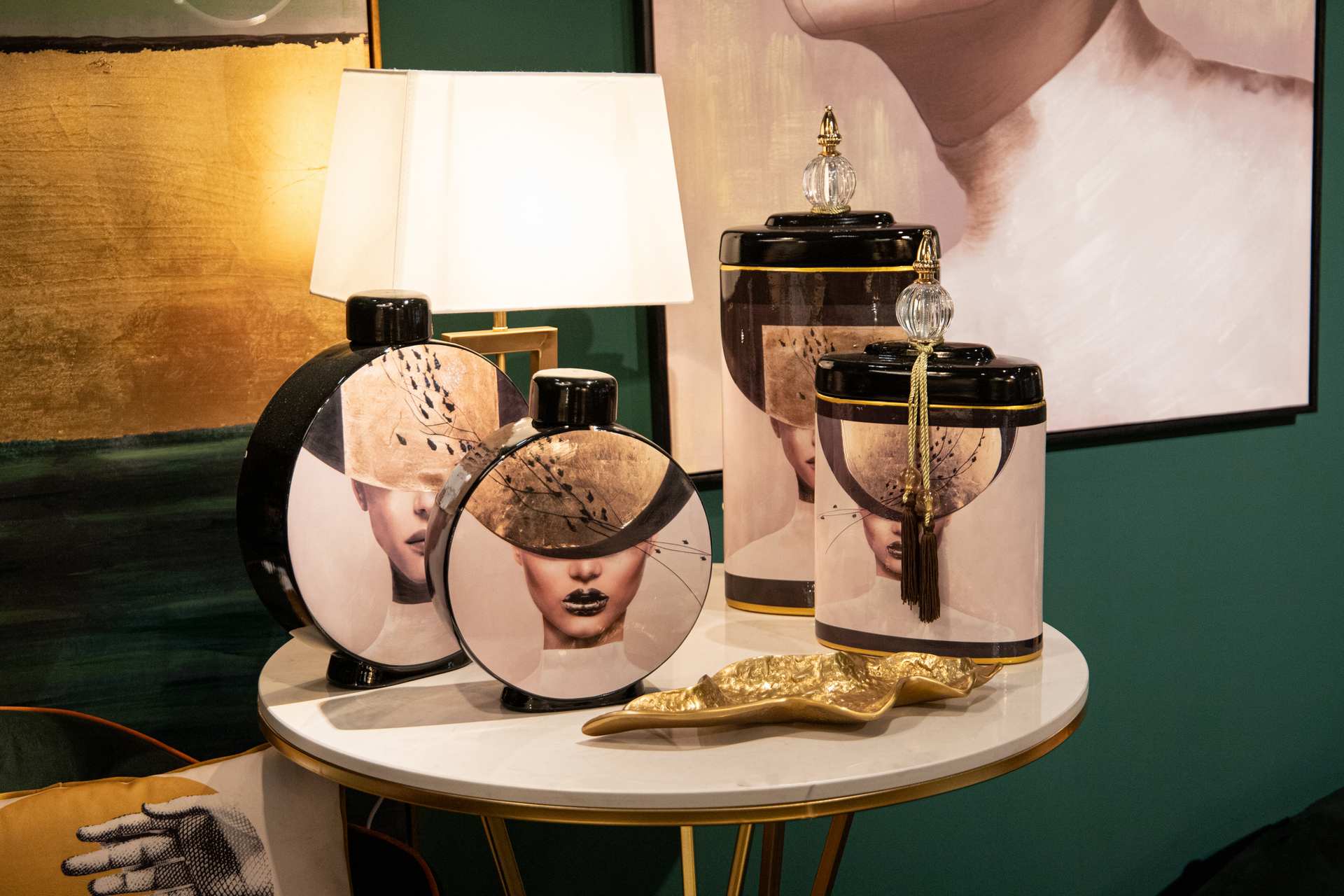 TIBOR CERAMIC WOMAN HAT 20x11x47 CM