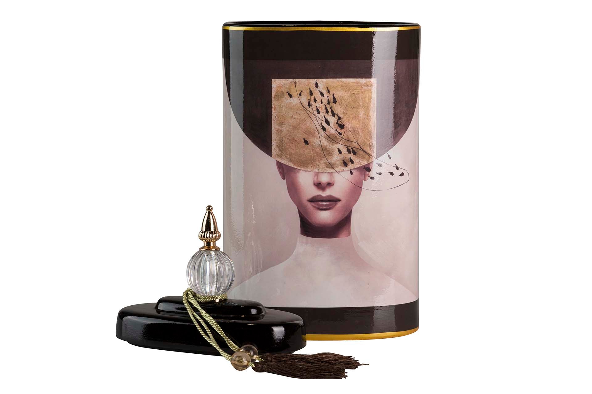 TIBOR CERAMIC WOMAN HAT 20x11x47 CM