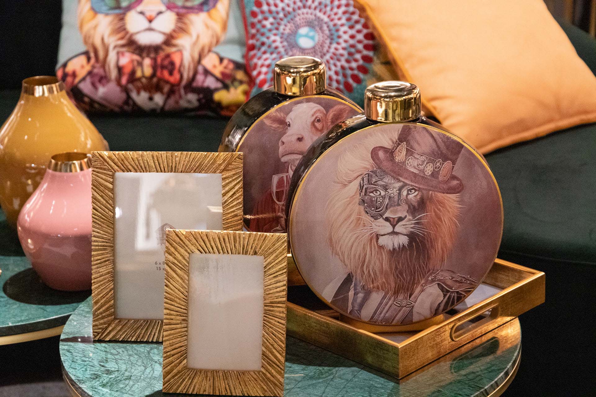 TIBOR CERAMICA VACA 23x8x28 CM