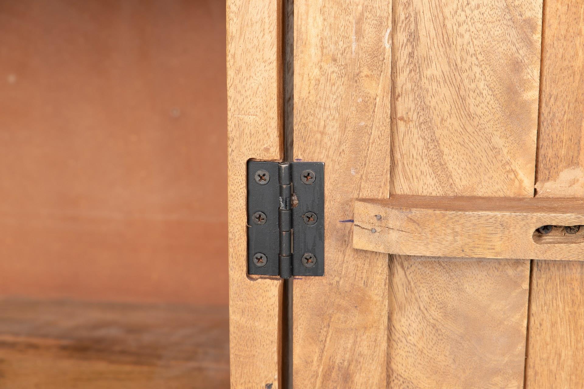 HIGH WOODEN CABINET WITH METAL HANDLE 88x40x160 CM