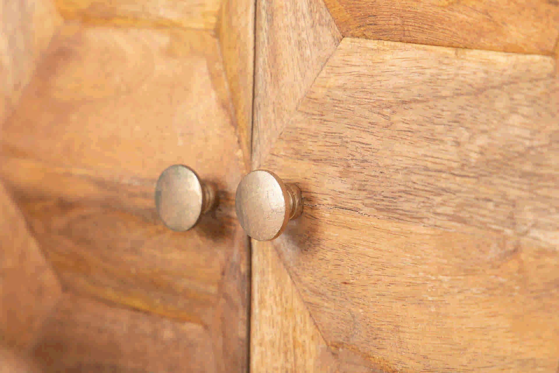 HIGH WOODEN CABINET WITH METAL HANDLE 88x40x160 CM