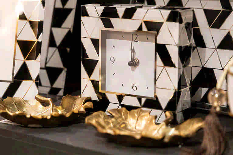 RELOJ CRISTAL IMPRESION FOIL 15x5x15 CM