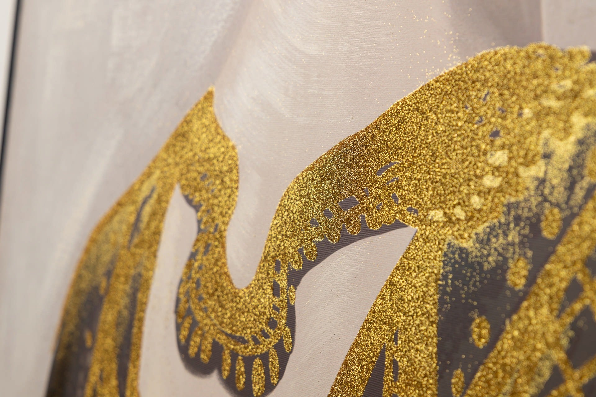 QUADRO DE MULHER COM MOLDURA PRETA 80x4x120 CM