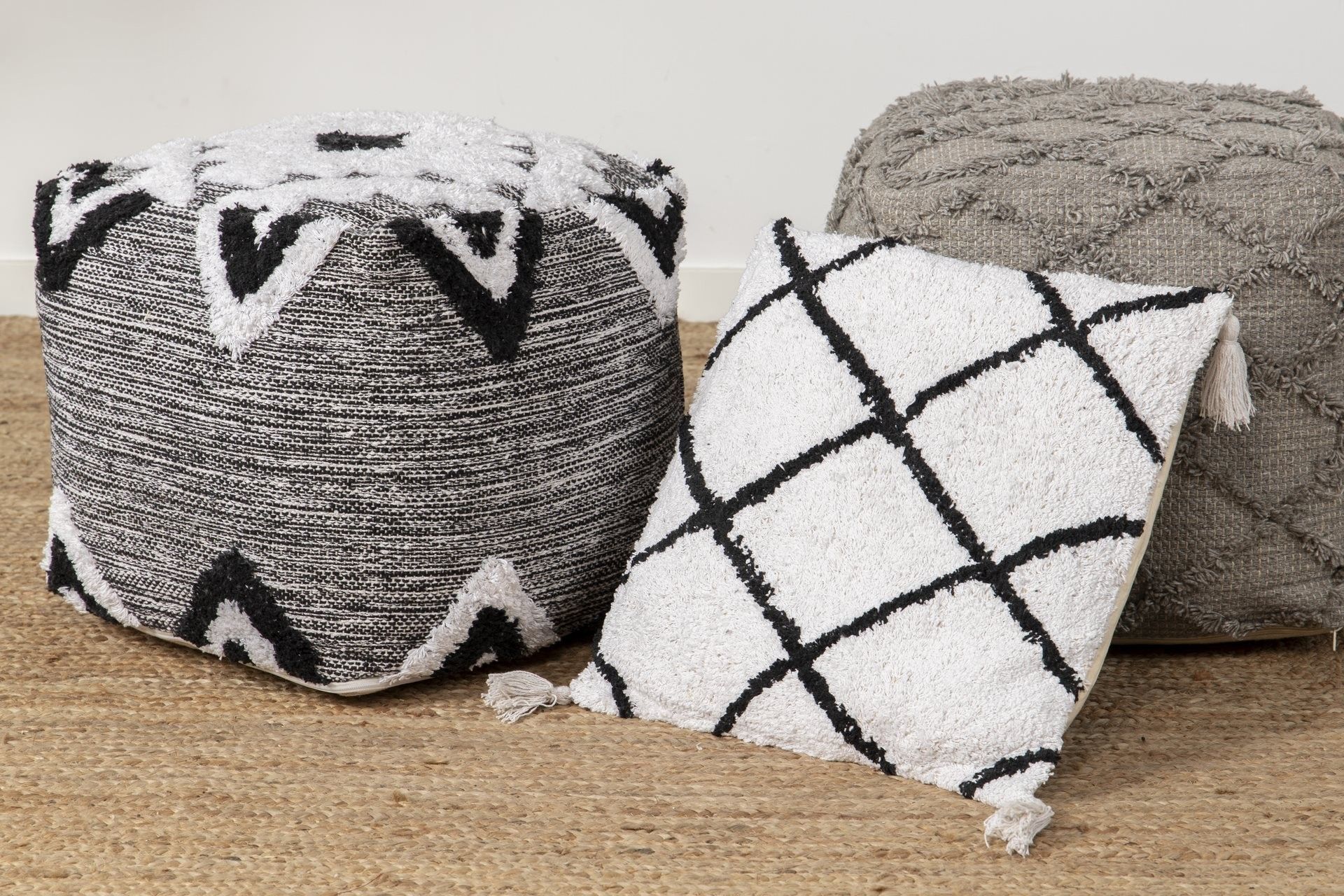 COJIN TEJIDO A MANO 45x12x45 CM