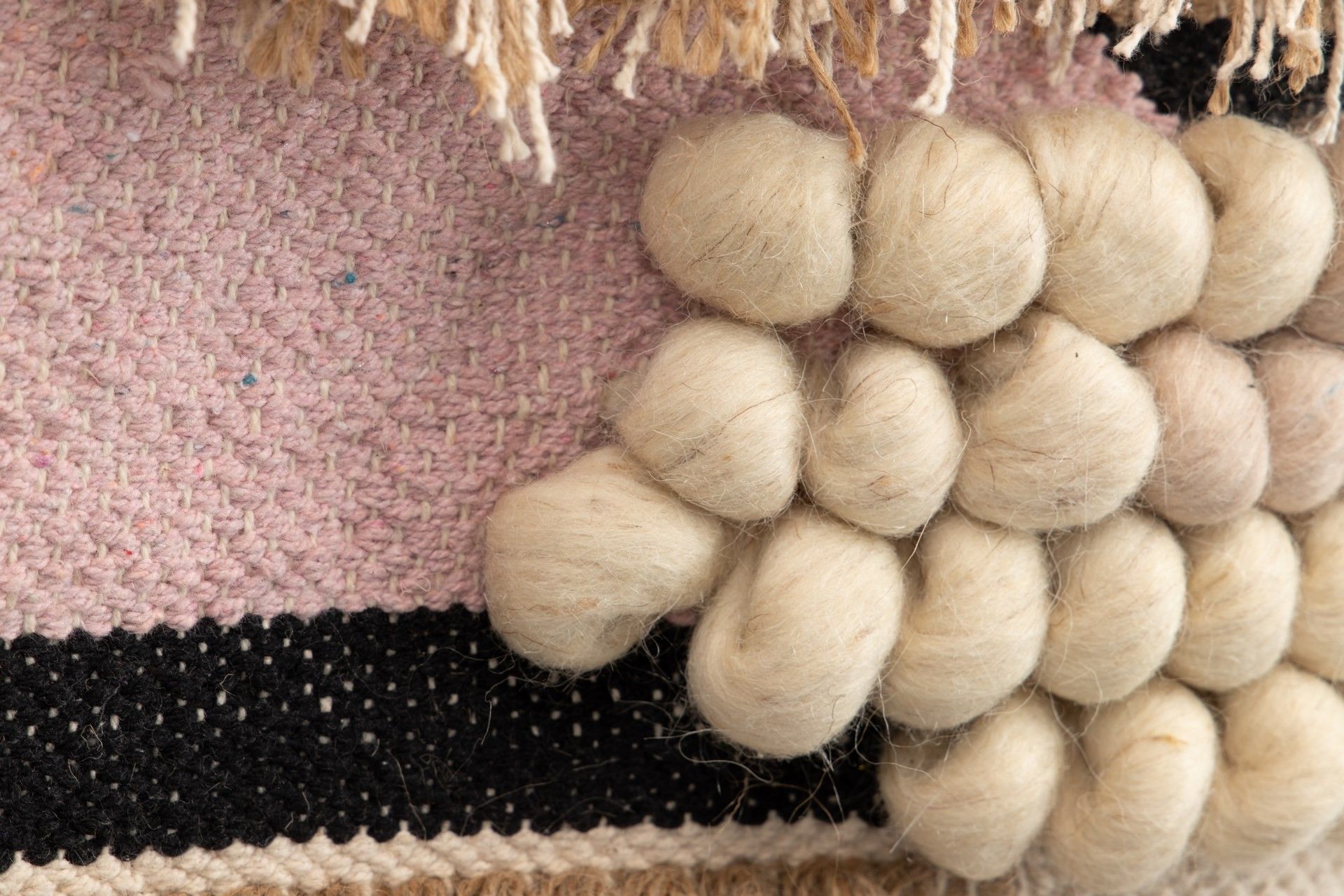 HAND-WOVEN WALL DECORATION 35x2x75 CM