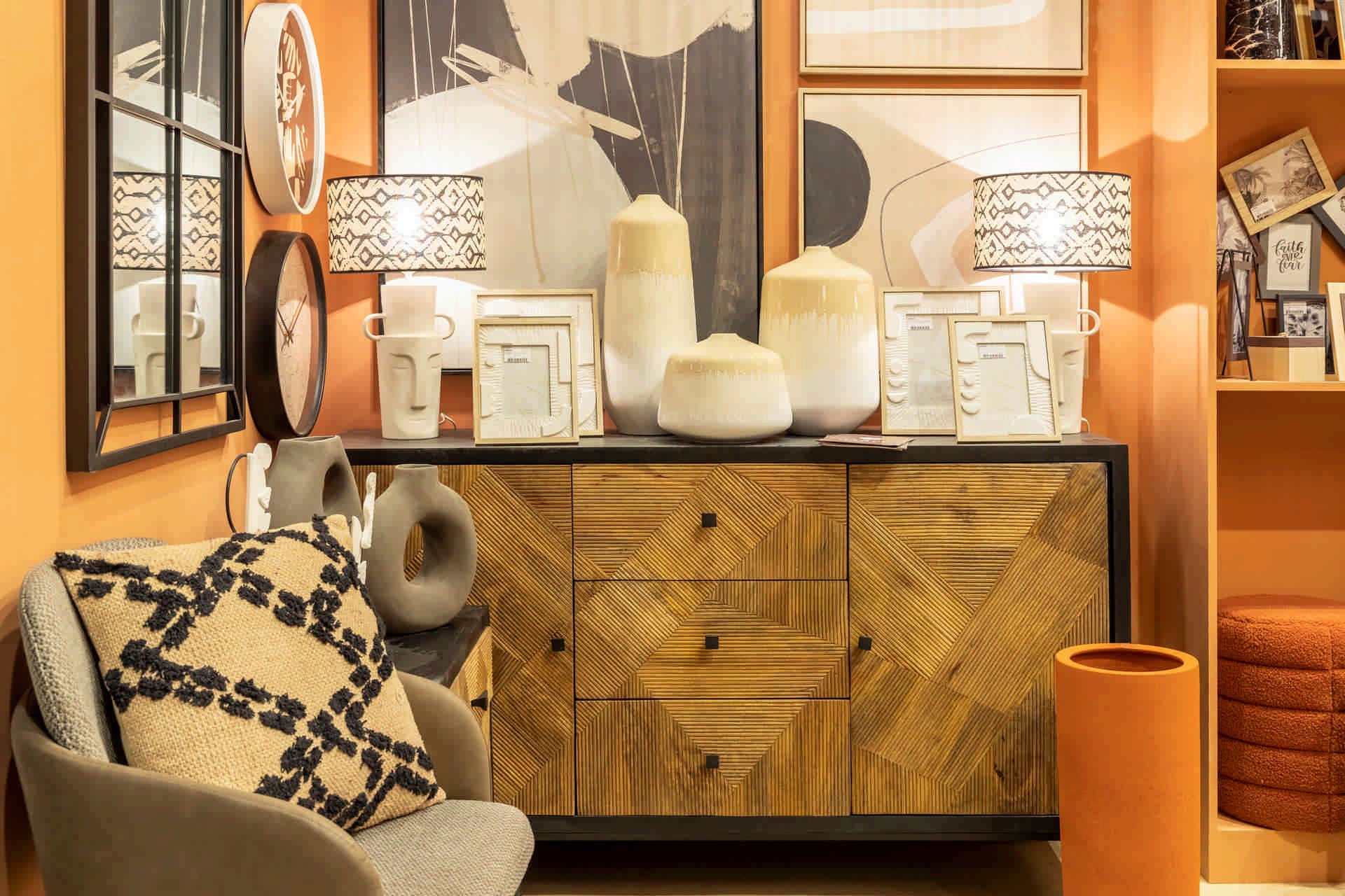 COJIN TEJIDO A MANO 45x12x45 CM - Min.2 uds