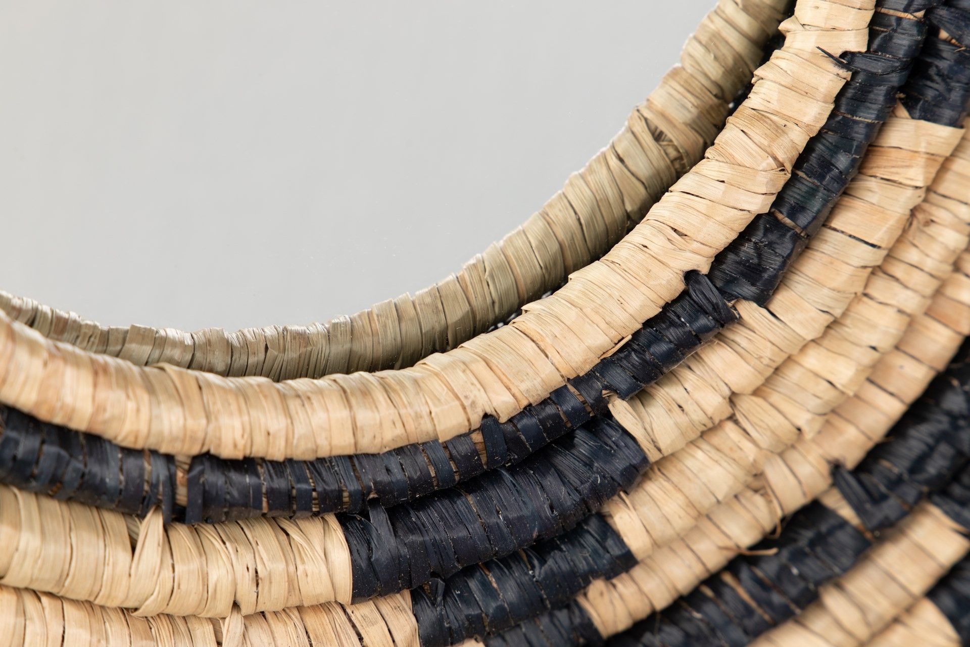 BROWN BLACK SEAWEED MIRROR 45x4x45 CM