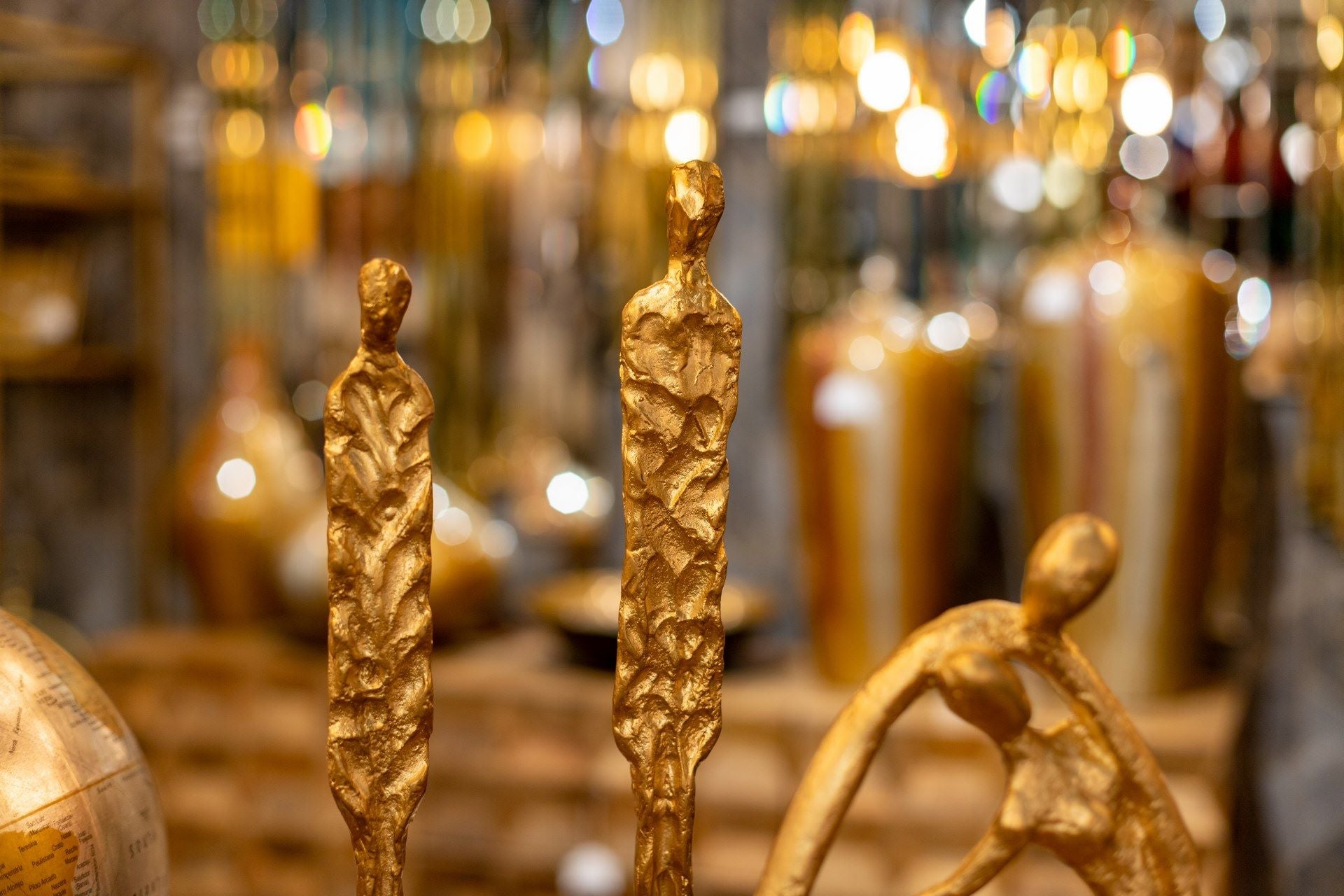 FIGURA HOMBRE POLIRESINA MADERA MANGO 9x9x61 CM