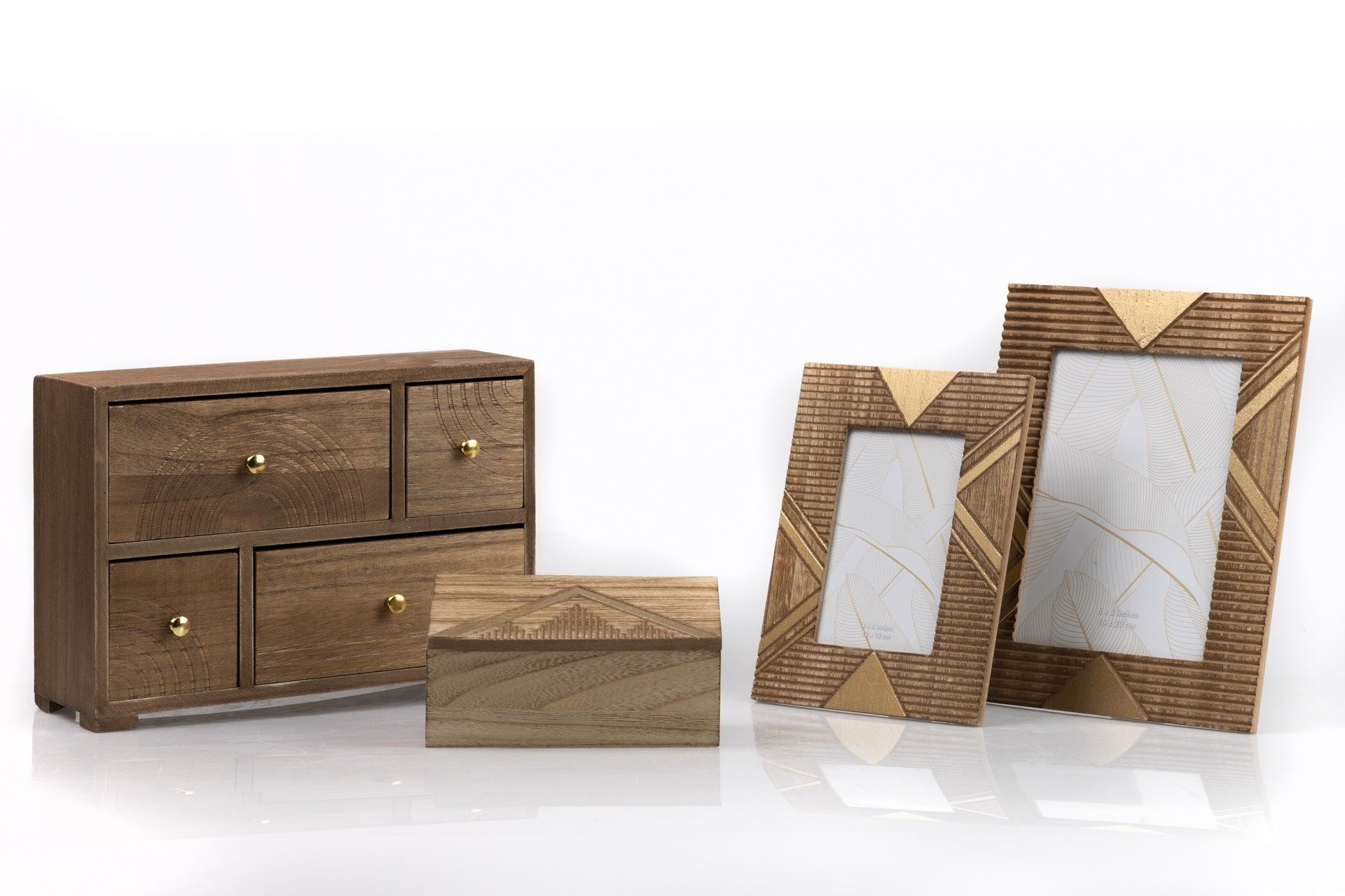 PORTAFOTOS MADERA TALLADA NATURAL 15x20 CM - Min.2 uds