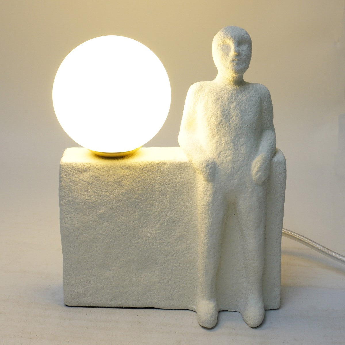 Lampara Sobremesa Figura Humana