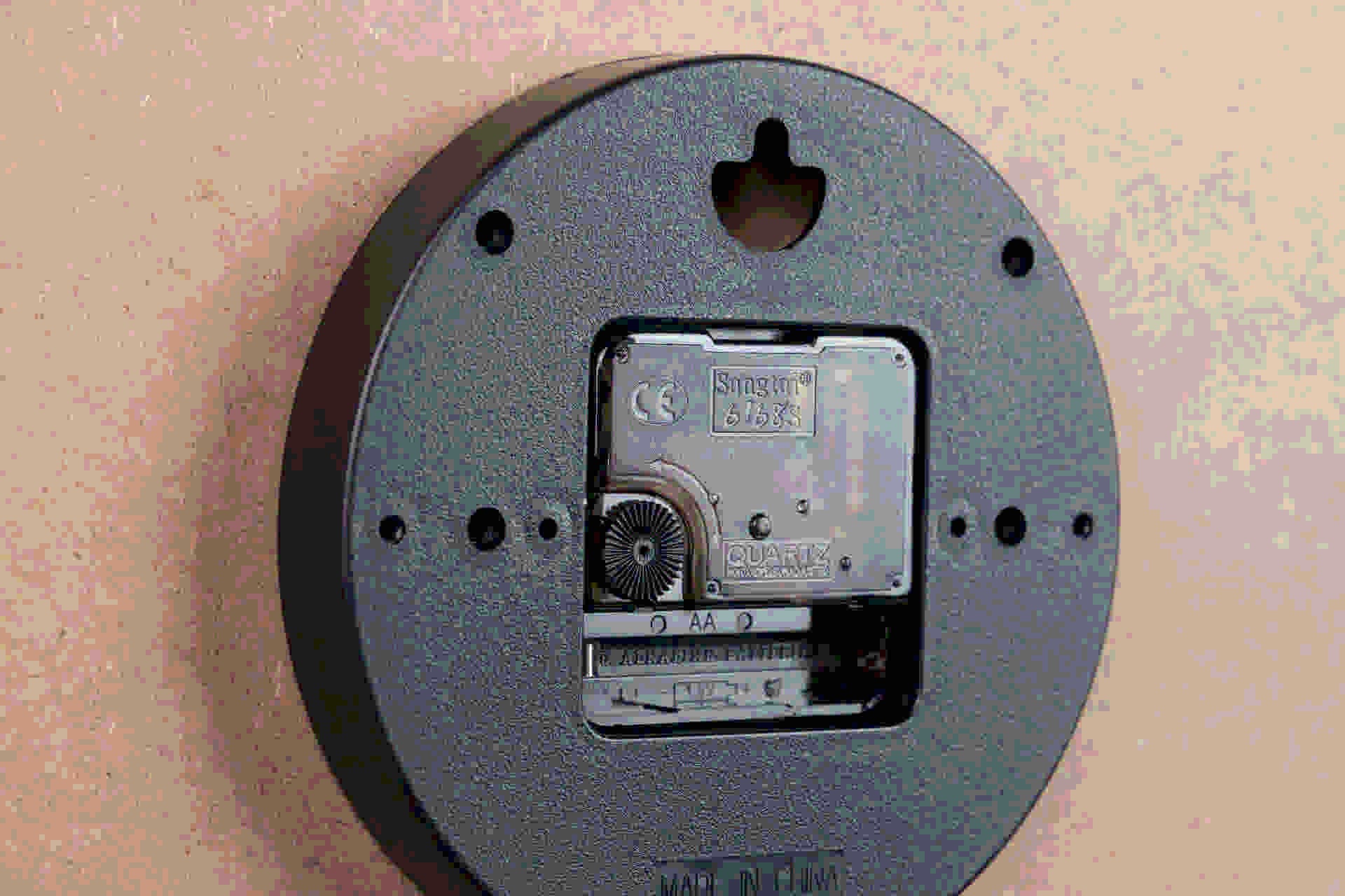 NATURAL METAL WALL CLOCK 60x4.5x60 CM