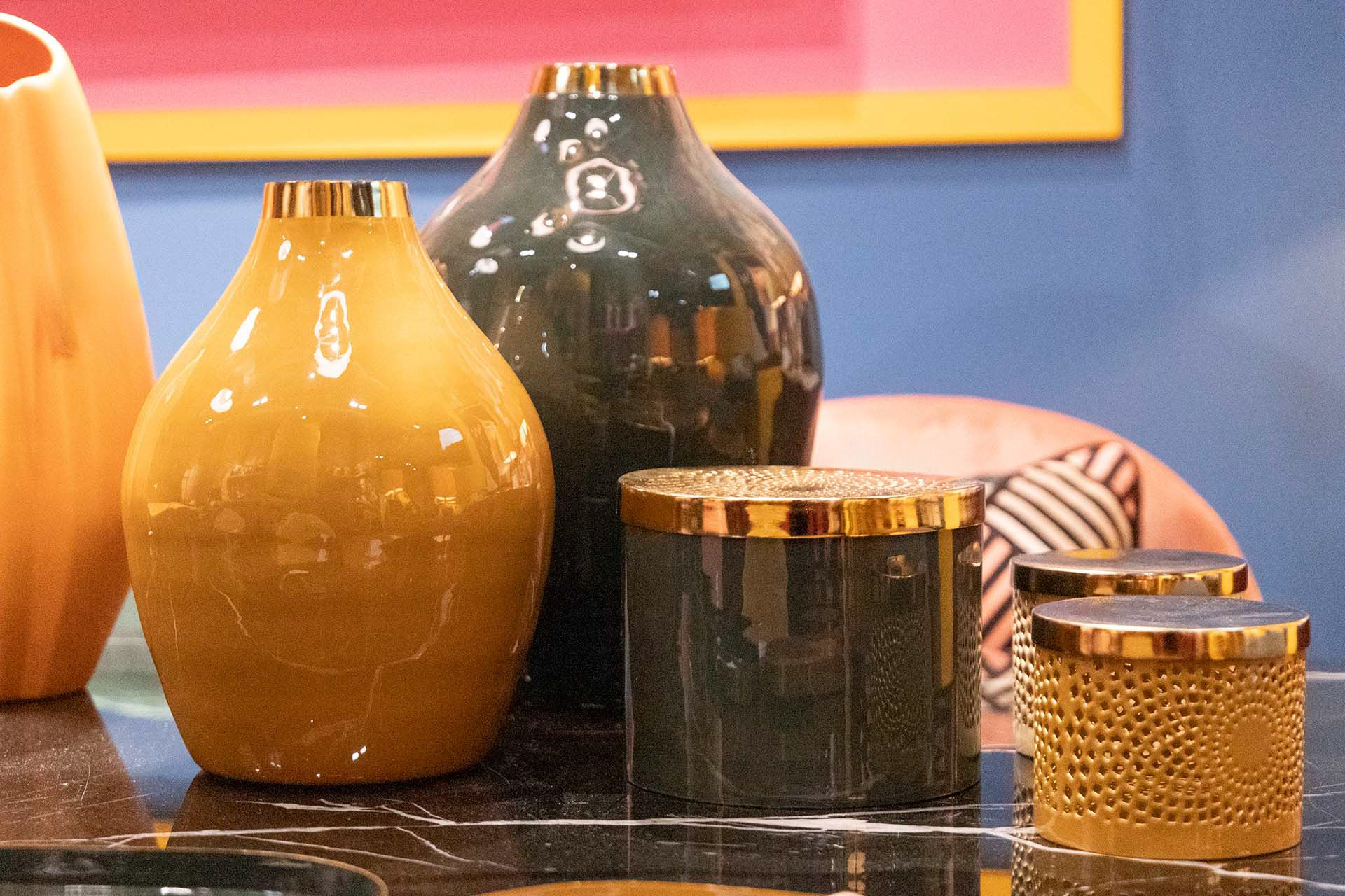 GOLD BLACK METAL VASE 21x21x31 CM