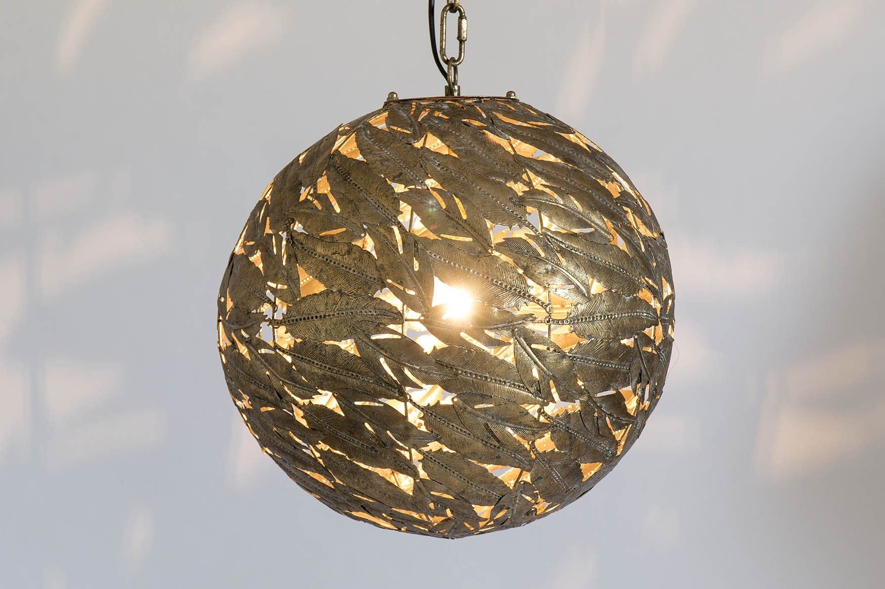 LUMINÁRIA DE TETO FOLHAS DE METAL DOURADO 40x40x150 CM
