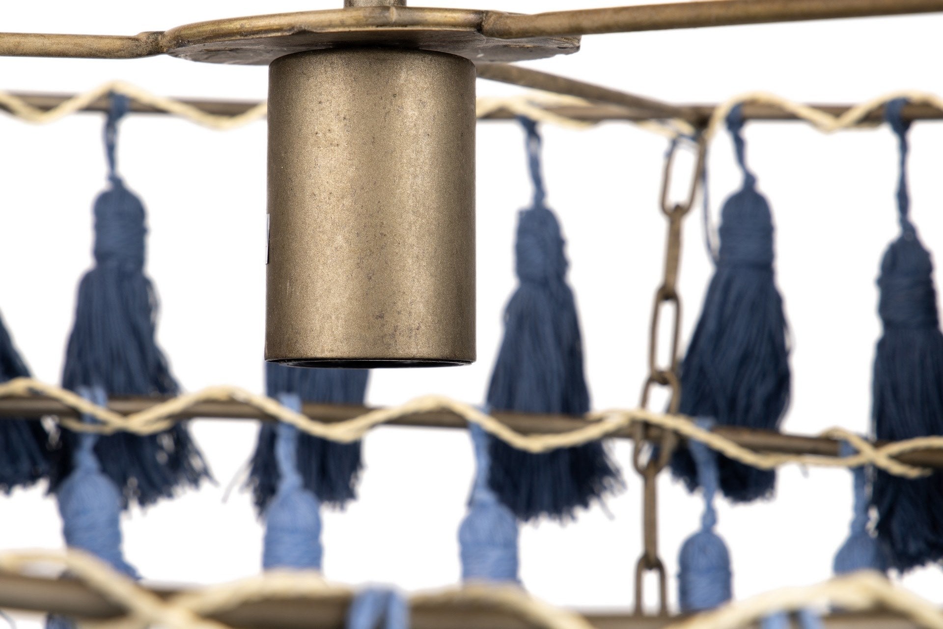 LUMINÁRIA DE TETO TASSEL 3 CORES 45,3x45,3x146 CM